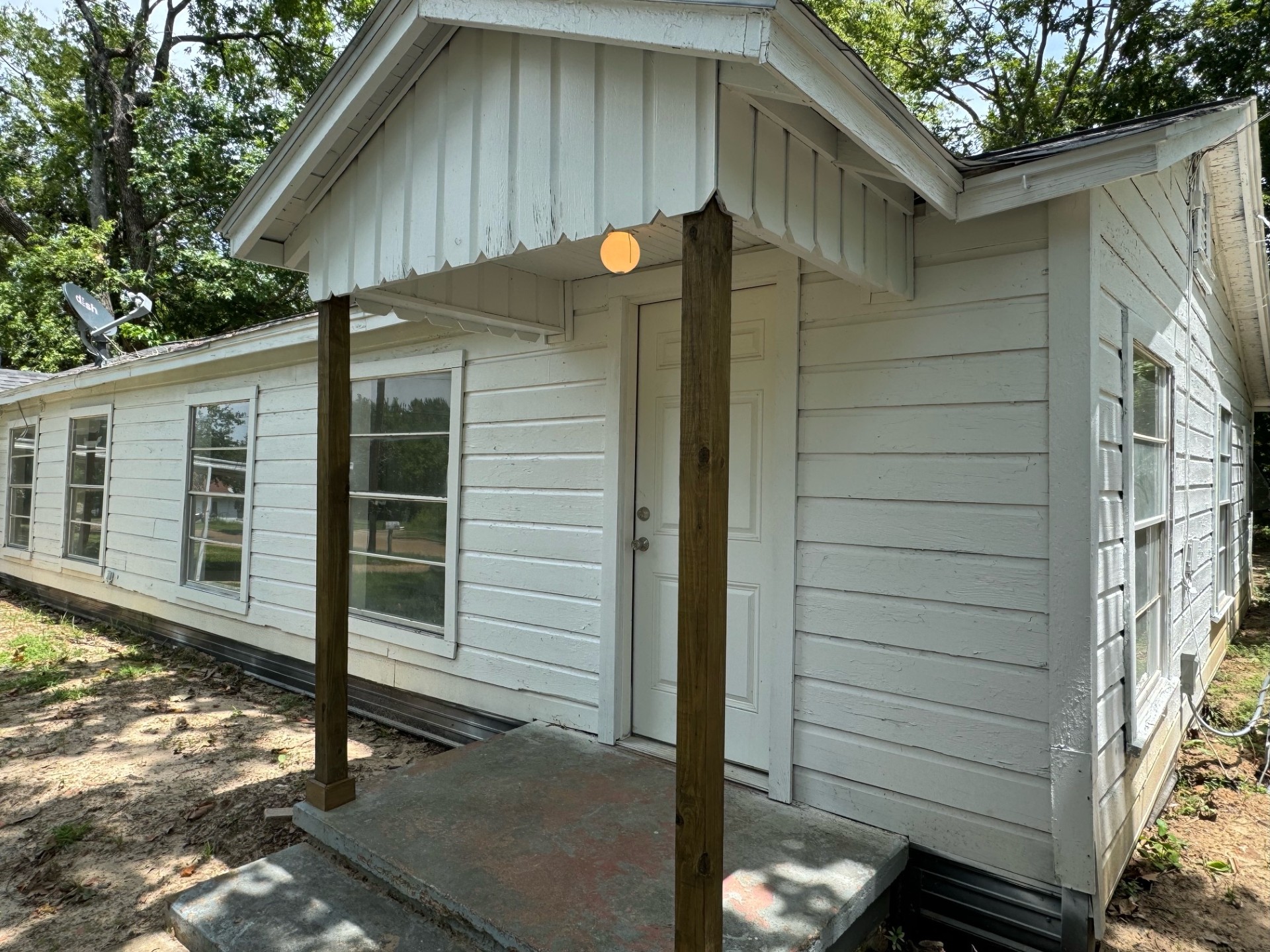 560 Athens Street - 580